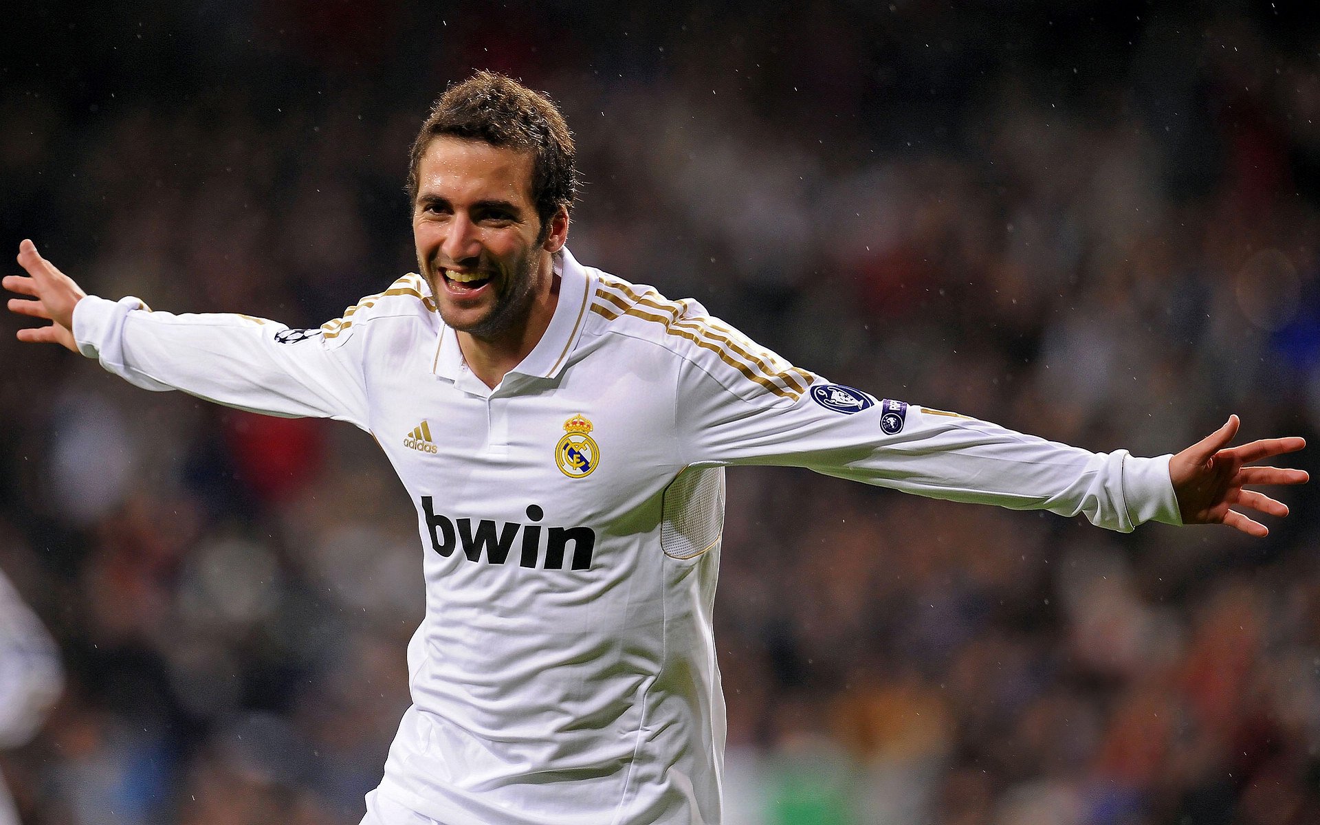 巴西骑手斯蒂芬·巴尔查在巴黎奥运会上获得个人障碍赛银牌，创造历史。